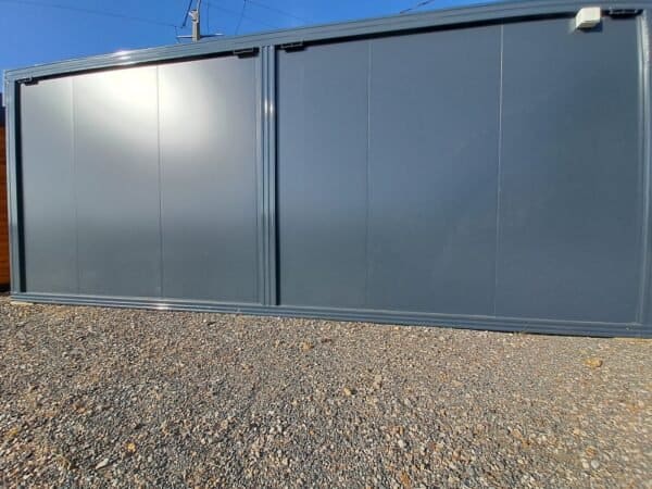 Module Préfabriqué de 13 m2 – Bardage Bois, Toit Plat + Façade Vitrée