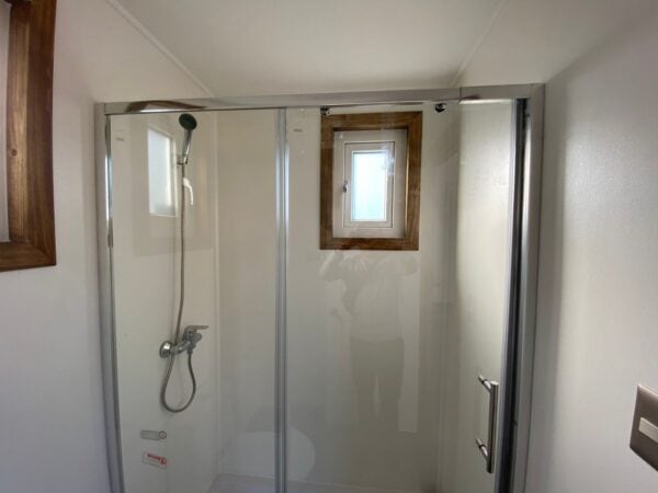 109.-Cabana-Vignolo-18m2 Conteneur Modulaire – Cabine Vignolo 18 m² (6 × 3 m) – Module Habitable Clé en Main